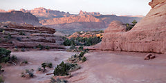 LD3877 - Desert Trail at Delicate Arch - 18x9
