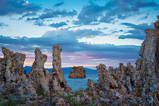 Martin Podt MPP1087 - MPP1087 - Mono Lake at Sunset - 18x12 Mono Lake, tufa formations, dramatic clouds, colorful sky, rock towers, turquoise water, natural scenery, dusk, lake view from Penny Lane